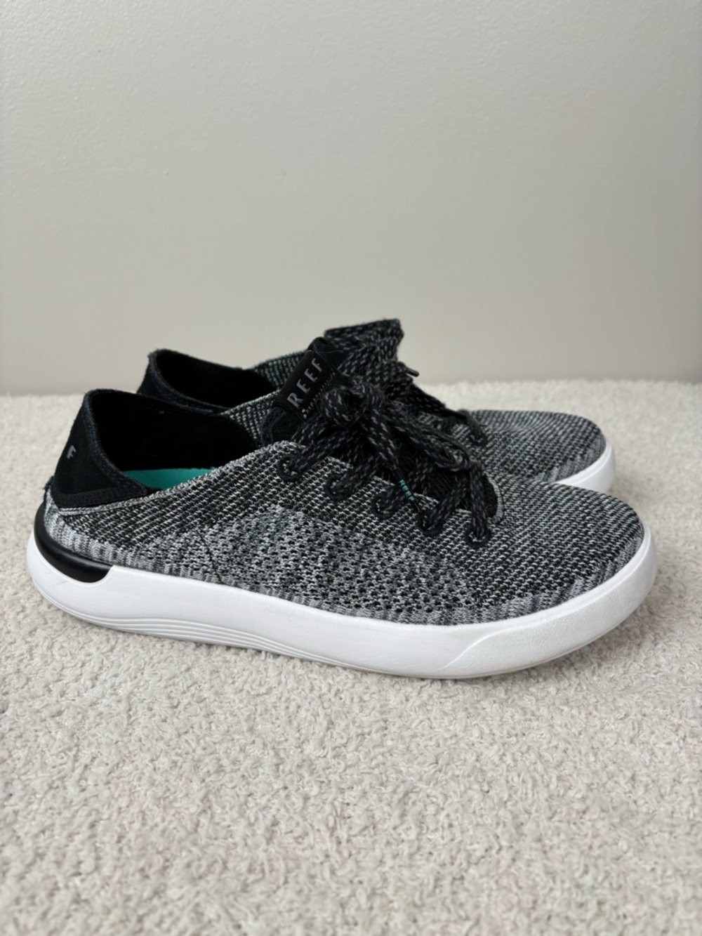Reef Shoes Mens 7 Charcoal Swellsole Neptune Lace Up Casual Comfort Sneakers